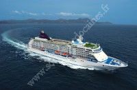 Le Seven Seas Voyager en escale